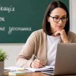 Чим сертифікація відрізняється від атестації, що вона дає педагогу, з яких етапів складається та де подати заявку у 2026 році.