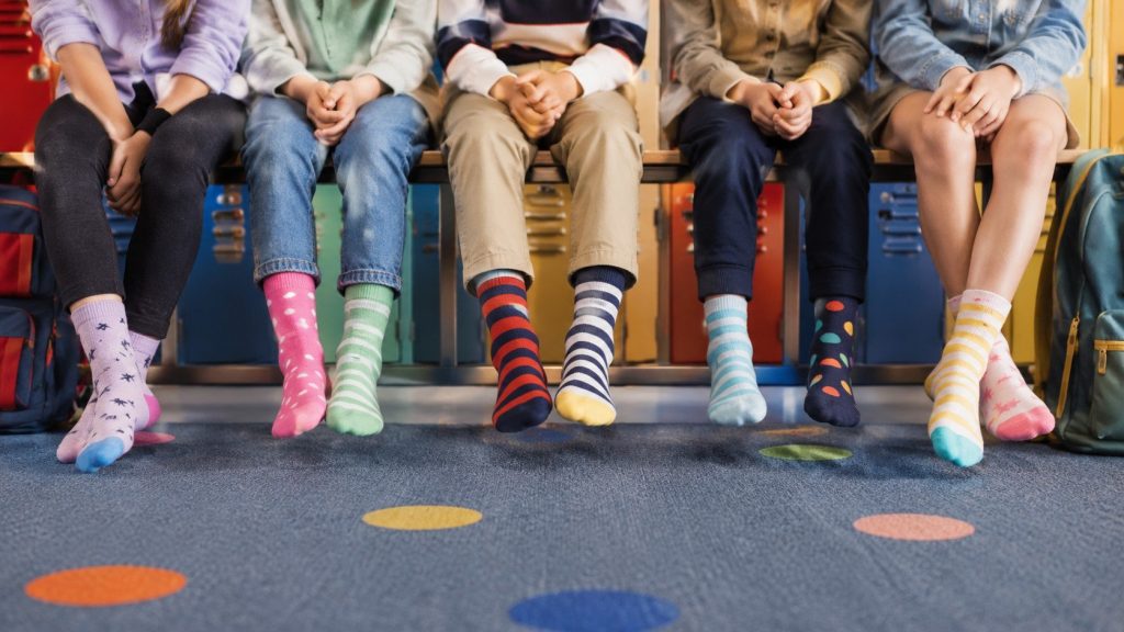 Lots of Socks: день різних шкарпеток у школі