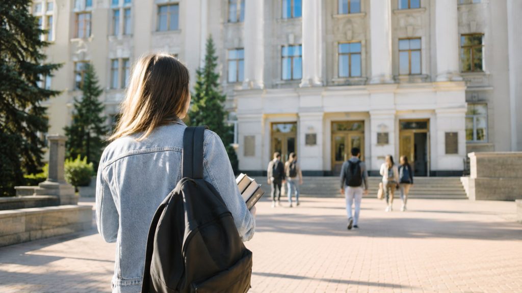 Вступ без НМТ: хто і куди може вступити